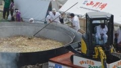大鍋で３万食振る舞う 山形恒例、日本一の芋煮会