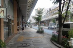 名鉄岐阜駅、岐阜駅へと続く長良橋通り（神田町通り）にはお店がたくさんあります。