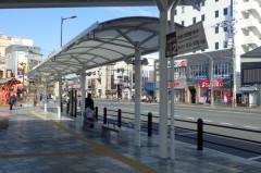 JR・奈良駅から10分に1本程度周回バスが運航しています。