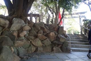 真田の抜け穴(三光神社)